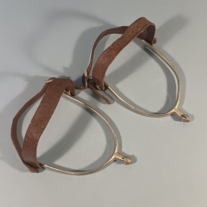 PAIRE D'EPERONS DE CAVALIER OU POUR BOTTES D'OFFICIER MONTE FRANCAIS CAVALERIE CUIR MARRON EQUIPEMENT EQUITATION WW1 ET WW2
